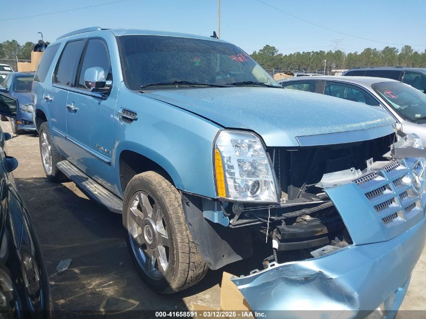 CADILLAC ESCALADE LUXURY