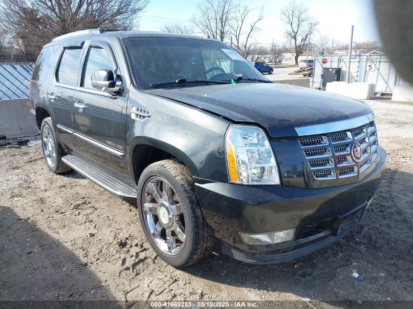 CADILLAC ESCALADE LUXURY