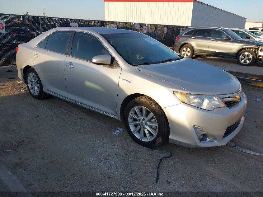 TOYOTA CAMRY HYBRID XLE