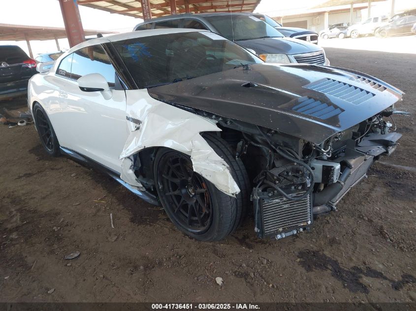 NISSAN GT-R PREMIUM