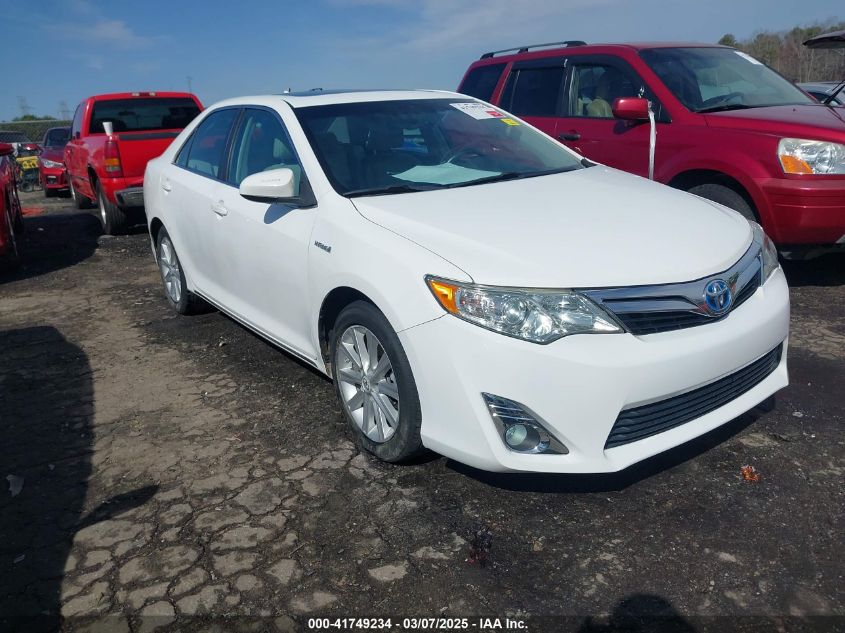 TOYOTA CAMRY HYBRID XLE