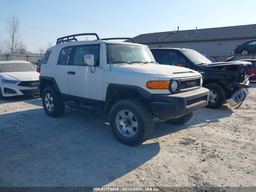 TOYOTA FJ CRUISER