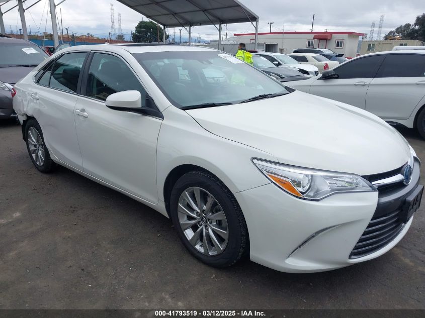TOYOTA CAMRY HYBRID XLE