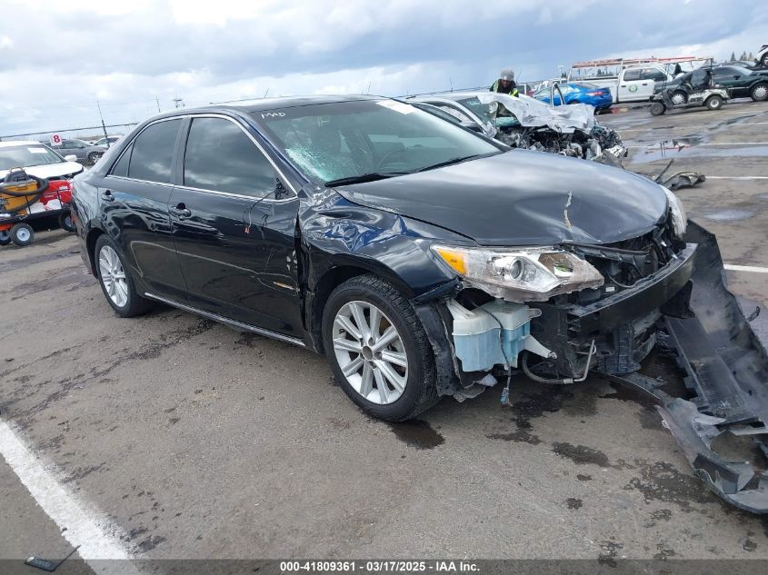TOYOTA CAMRY HYBRID XLE