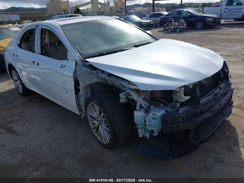 TOYOTA CAMRY HYBRID XLE HYBRID