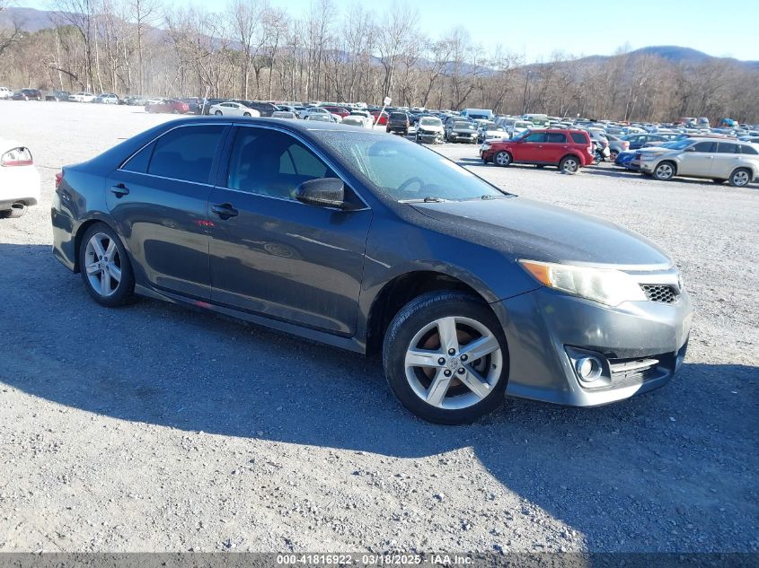 TOYOTA CAMRY SE