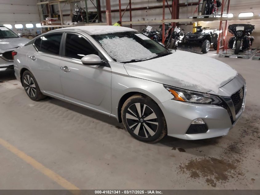 NISSAN ALTIMA SV FWD