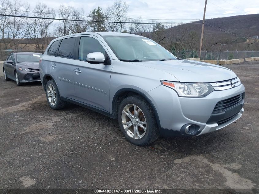 MITSUBISHI OUTLANDER SE