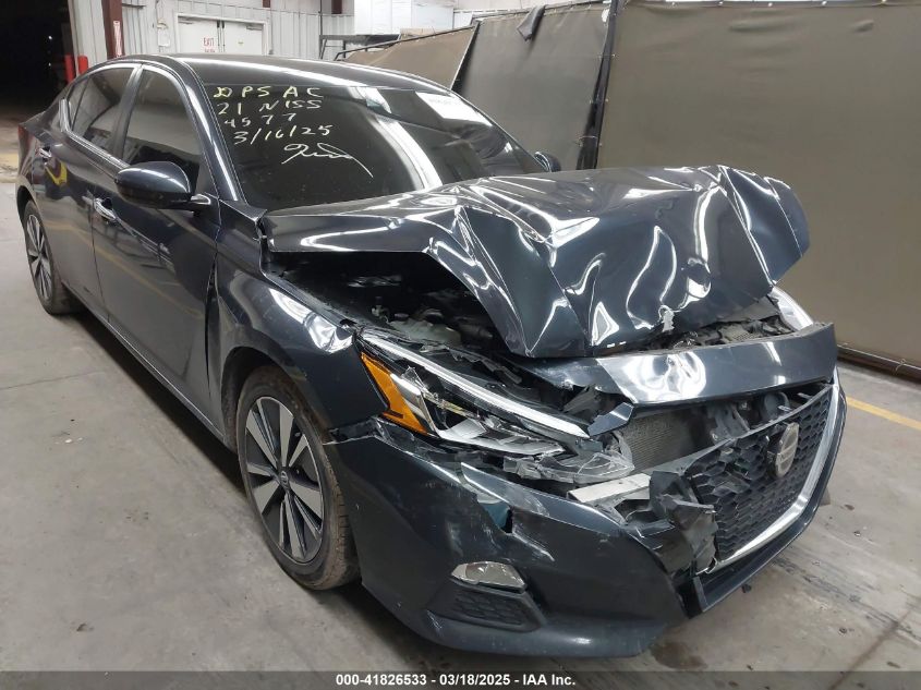 NISSAN ALTIMA SV FWD