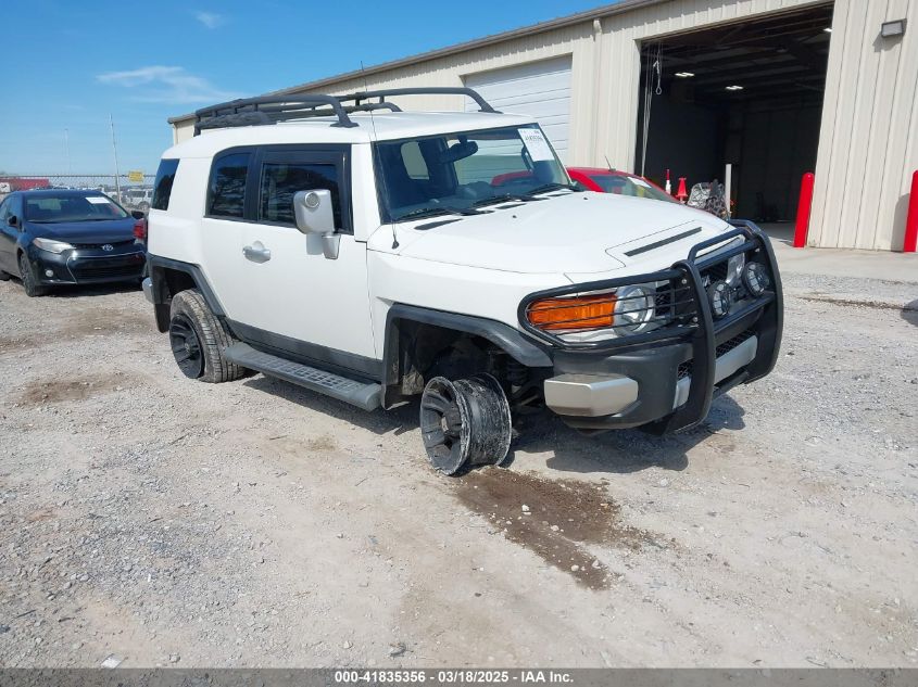 TOYOTA FJ CRUISER