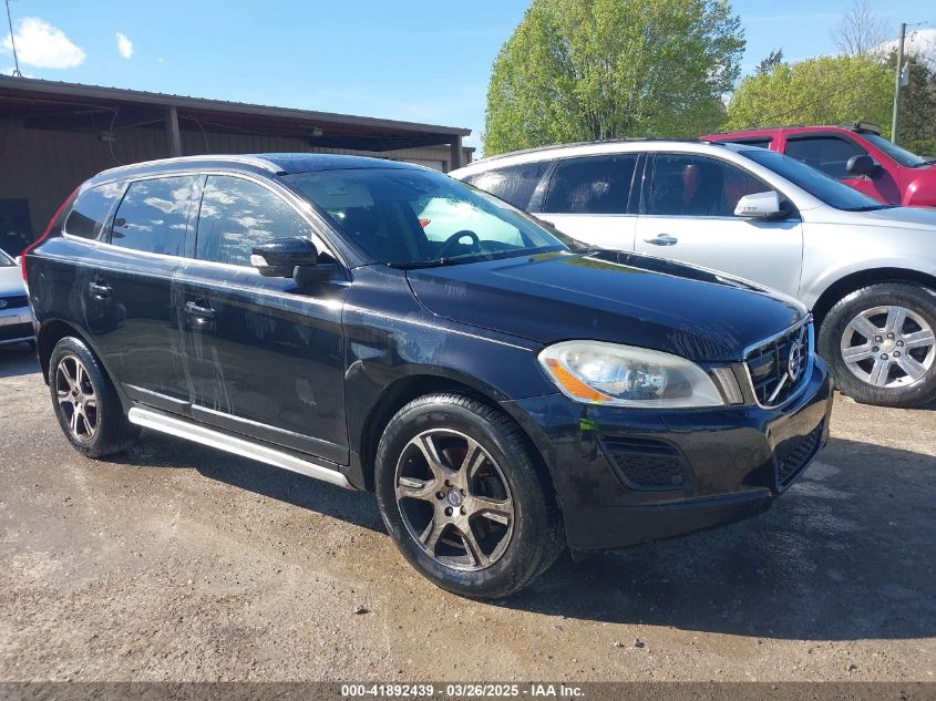 VOLVO XC60 T6 PLATINUM